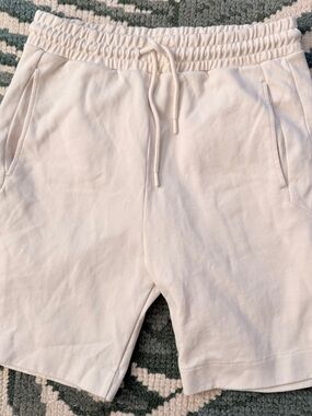 Zara Men’s Cream Elastic Drawstring Shorts Size Medium